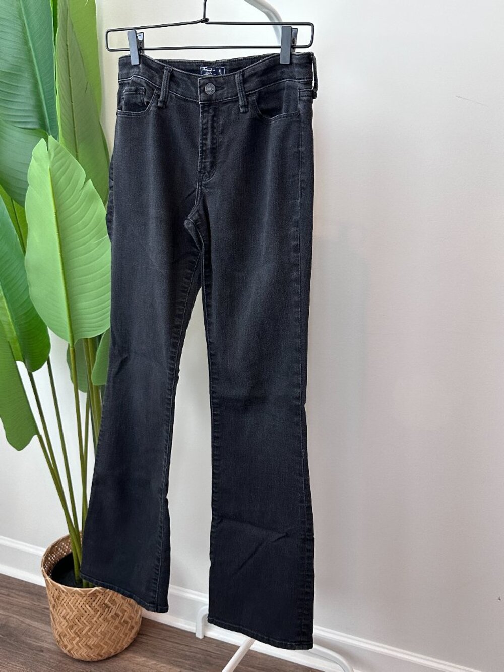 Abercrombie & Fitch Harper Low Rise Skinny Boot Washed Black Size 27/4R